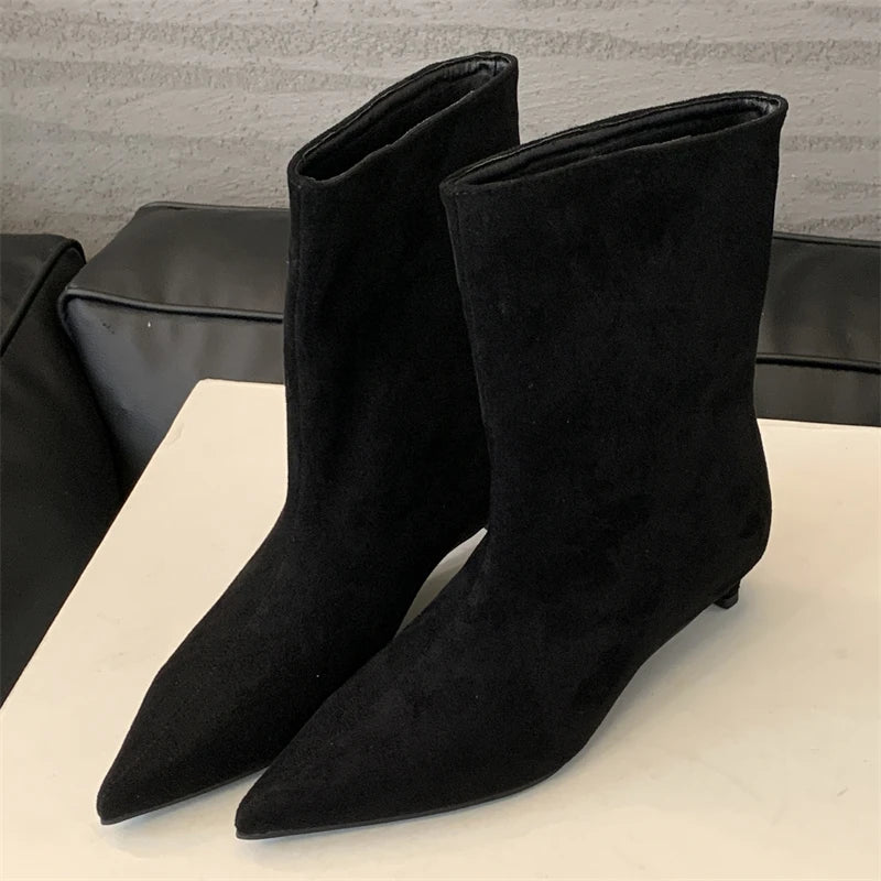 Elegant Pointed-Toe Ankle Boots – Vintage Low-Heel Winter Booties for Women